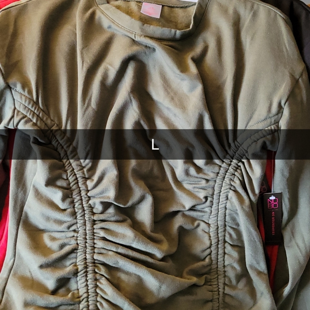 Sweaters - Picture 3 of 8